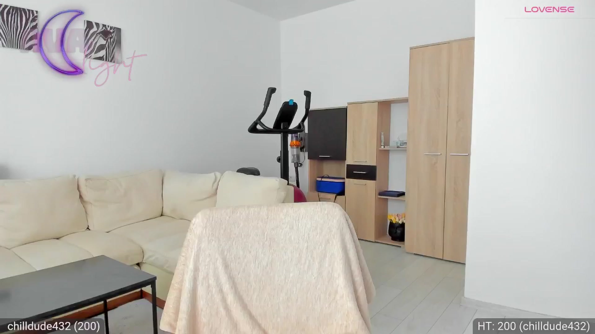 Gallery image thumbnail from AvaMoonlight's myfreecams stream on, 06/22/2024, 15:03 image 15 of 20