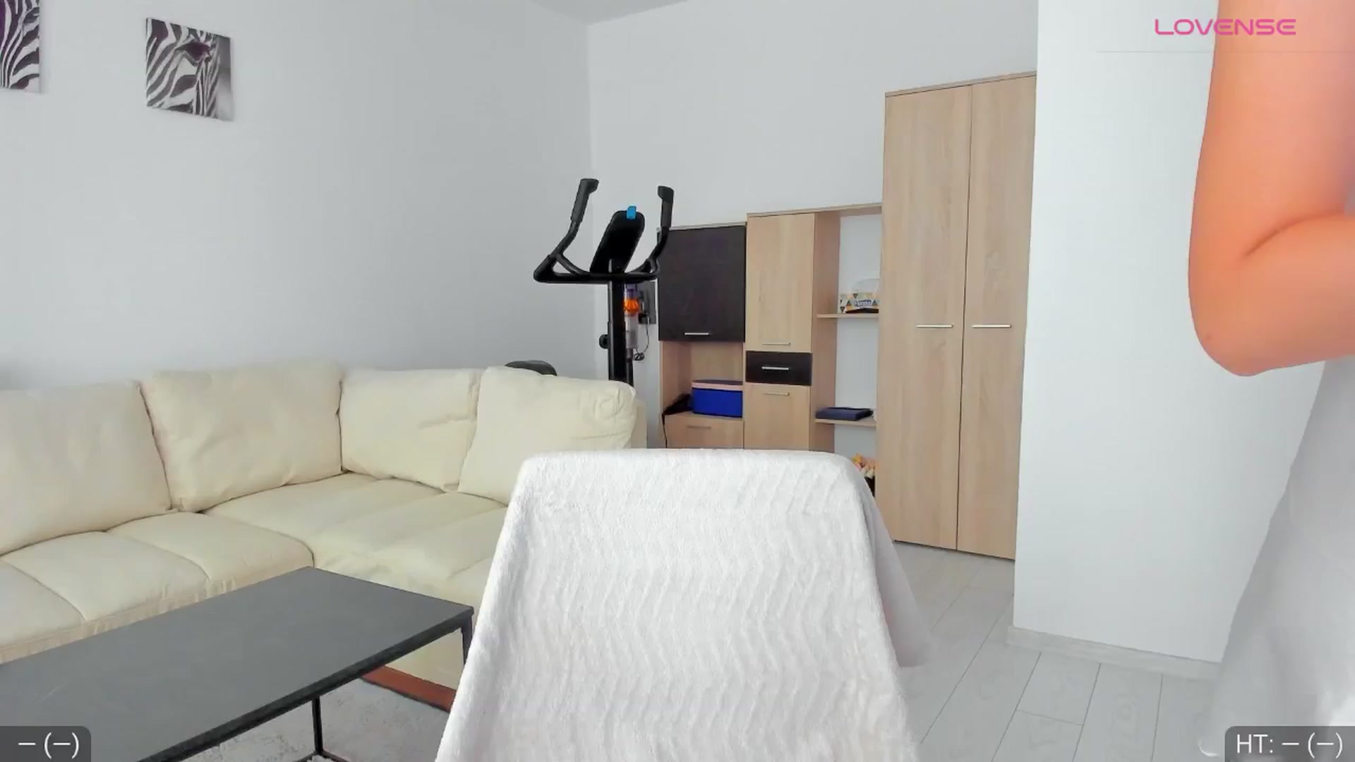 Gallery image thumbnail from AvaMoonlight's myfreecams stream on, 07/03/2024, 16:07 image 1 of 20