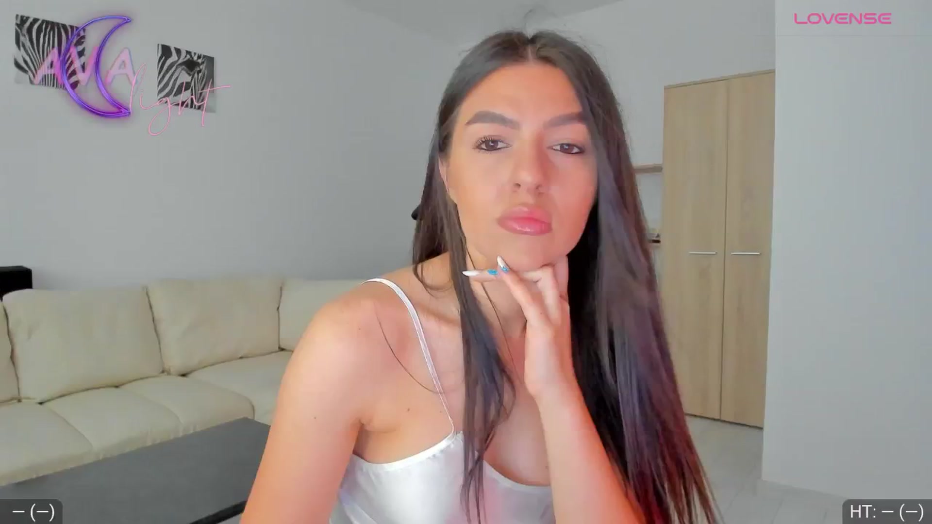 Gallery image thumbnail from AvaMoonlight's myfreecams stream on, 07/03/2024, 16:07 image 10 of 20