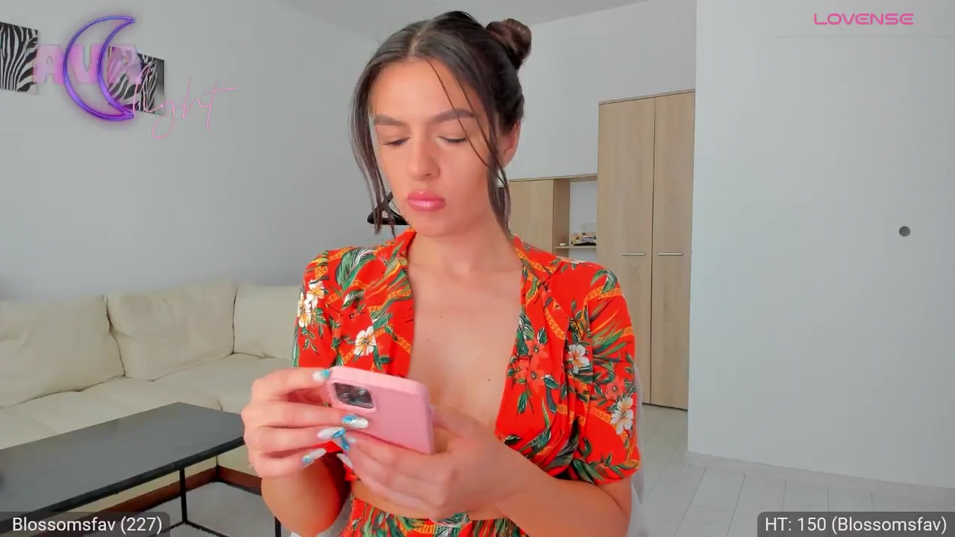 Gallery image thumbnail from AvaMoonlight's myfreecams stream on, 07/07/2024, 16:31 image 13 of 20