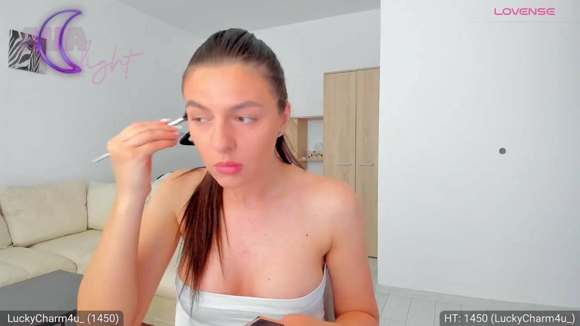 Gallery image thumbnail from AvaMoonlight's myfreecams stream on, 07/10/2024, 16:03 image 8 of 20