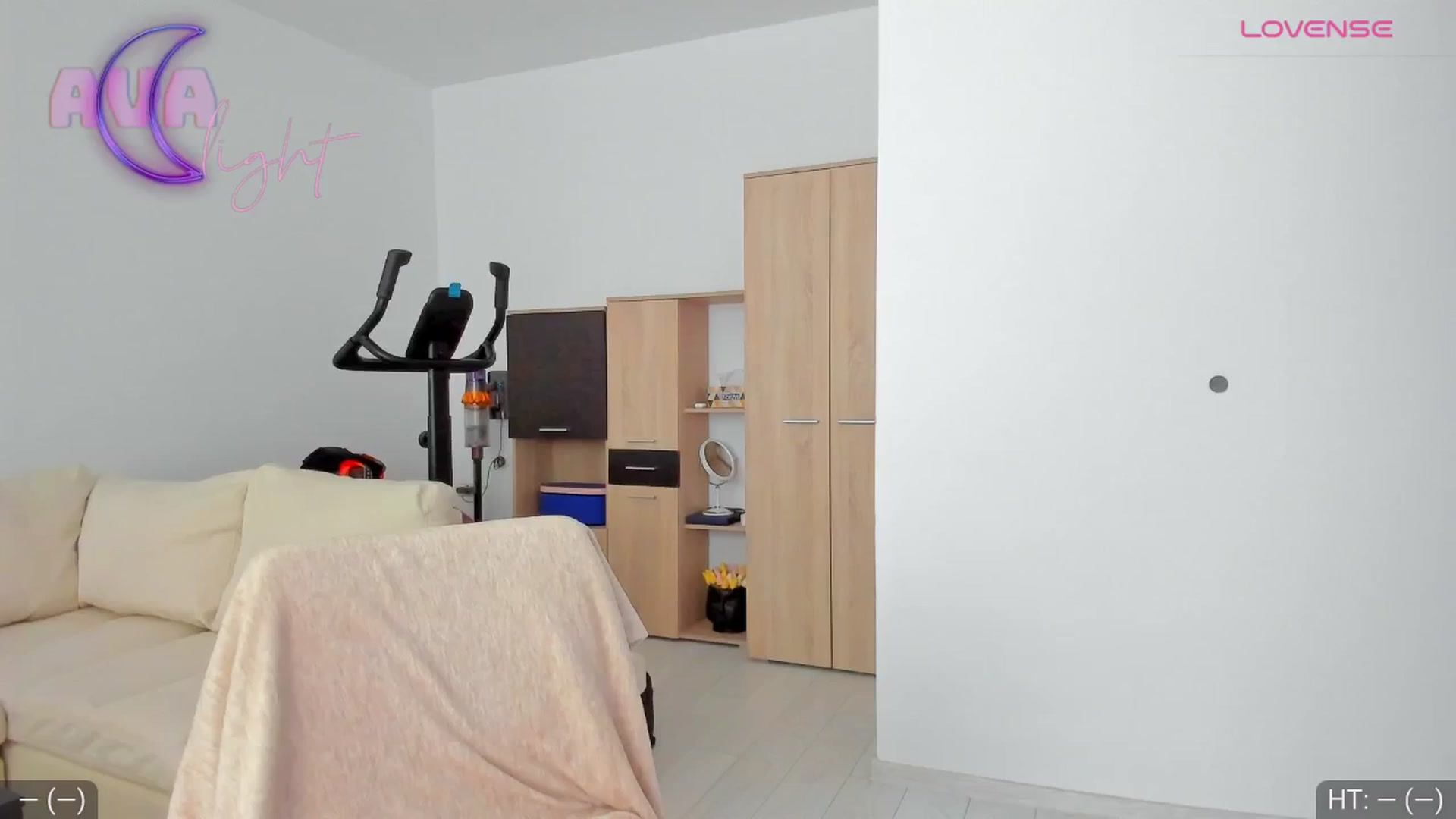 Gallery image thumbnail from AvaMoonlight's myfreecams stream on, 07/17/2024, 16:05 image 6 of 20