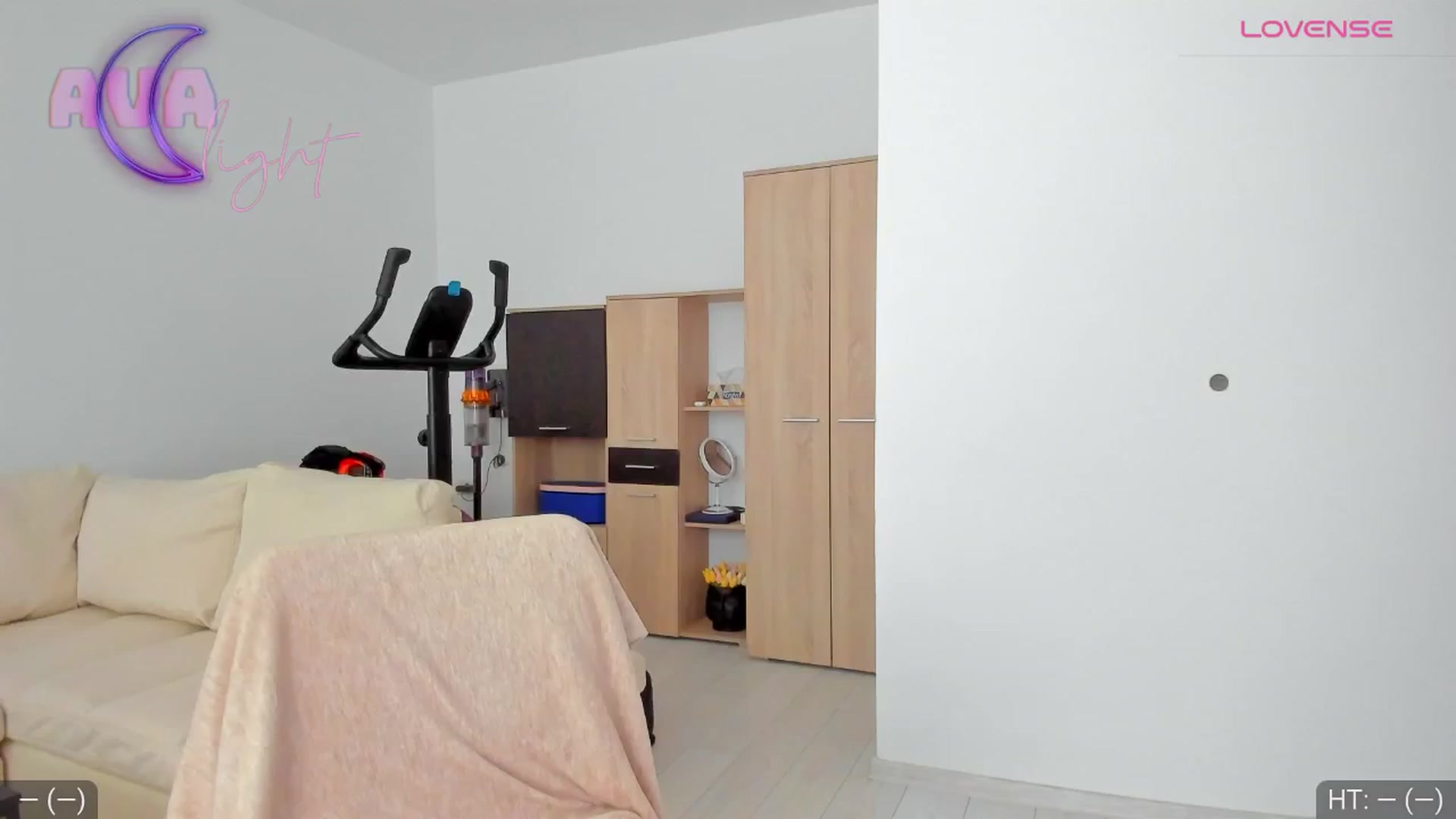 Gallery image thumbnail from AvaMoonlight's myfreecams stream on, 07/17/2024, 16:05 image 5 of 20