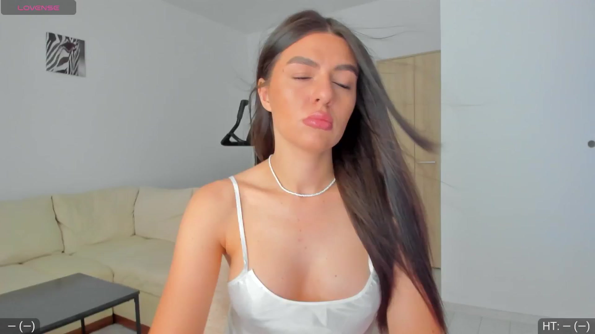 Gallery image thumbnail from AvaMoonlight's myfreecams stream on, 07/28/2024, 15:45 image 2 of 20
