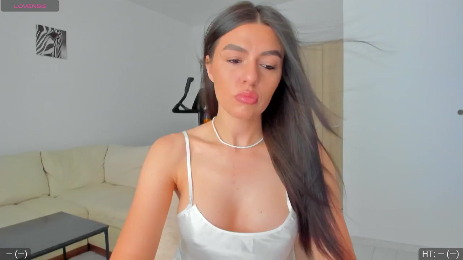 Gallery image thumbnail from AvaMoonlight's myfreecams stream on, 07/28/2024, 15:45 image 1 of 20