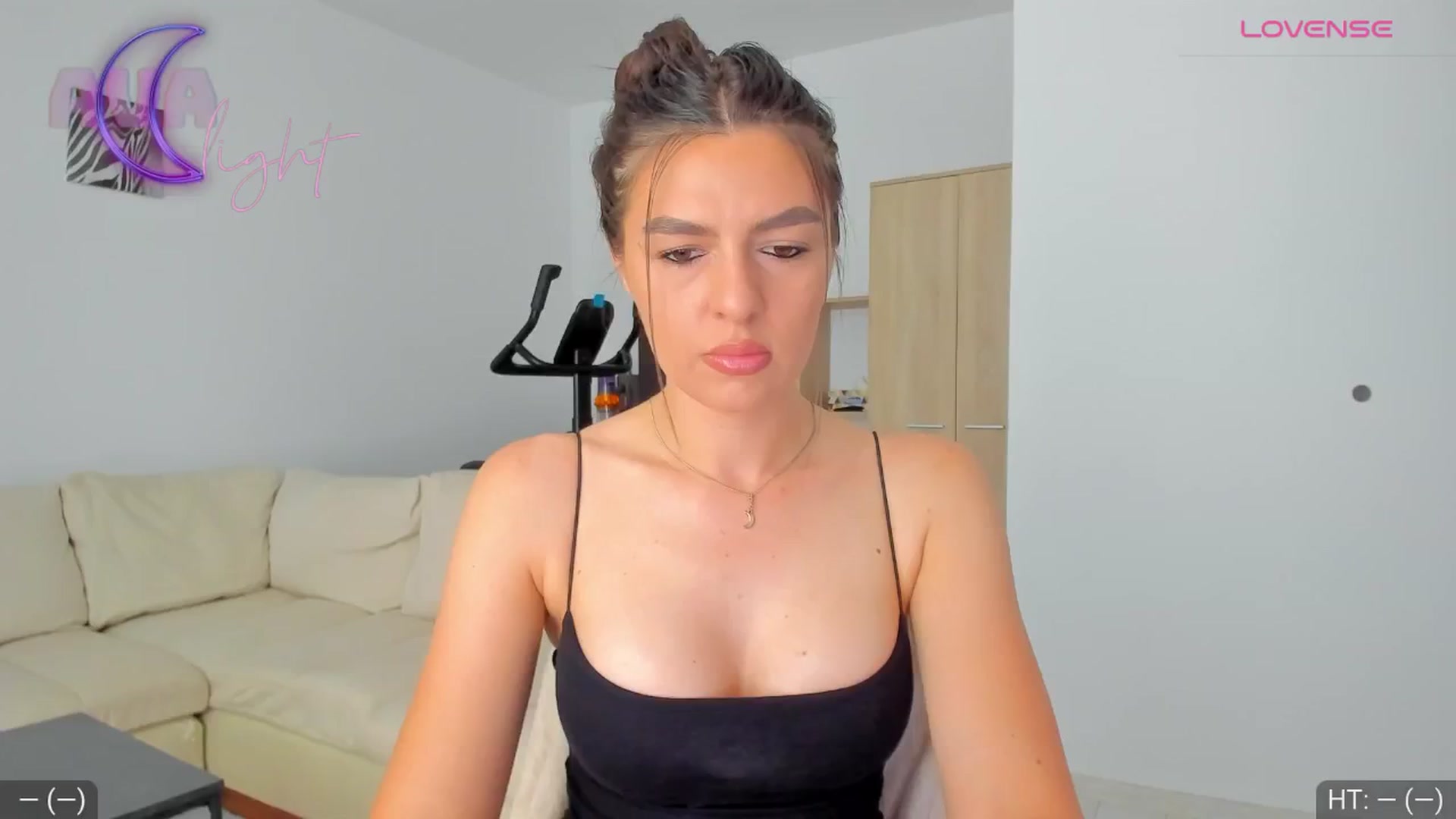 Gallery image thumbnail from AvaMoonlight's myfreecams stream on, 07/31/2024, 16:21 image 3 of 20