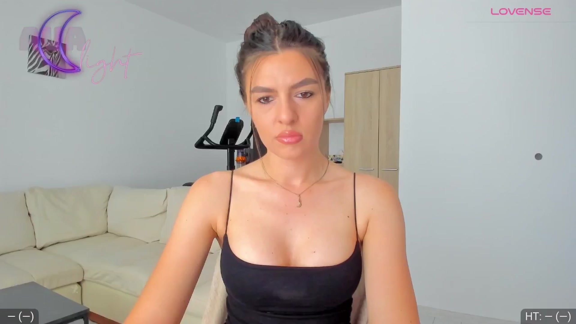 Gallery image thumbnail from AvaMoonlight's myfreecams stream on, 07/31/2024, 16:21 image 1 of 20