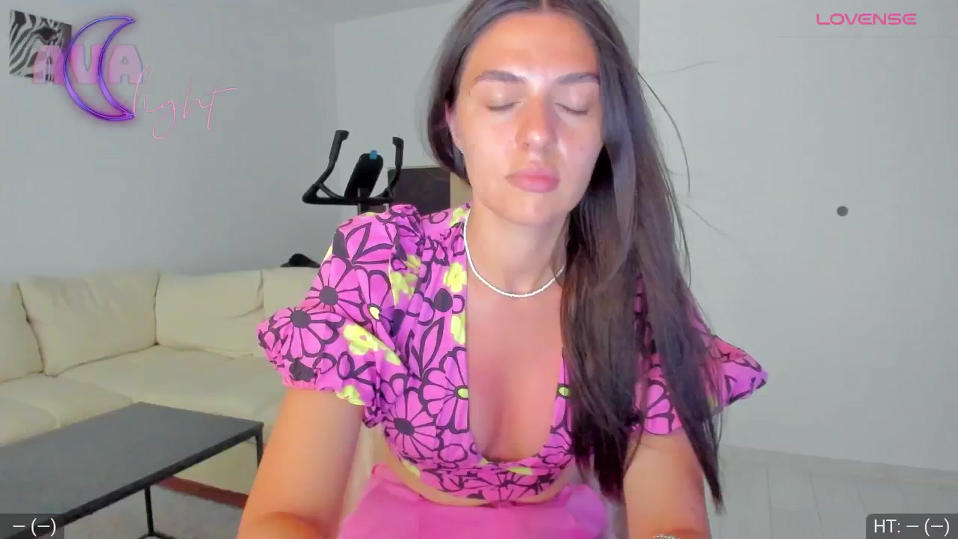 Gallery image thumbnail from AvaMoonlight's myfreecams stream on, 08/28/2024, 15:13 image 20 of 20