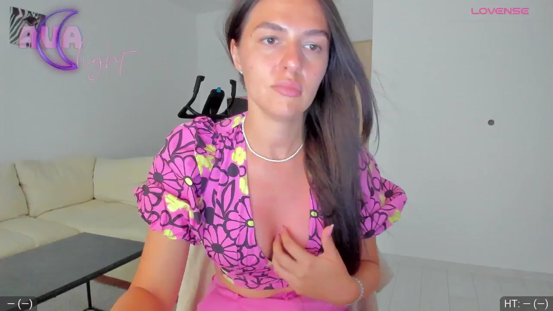 Gallery image thumbnail from AvaMoonlight's myfreecams stream on, 08/28/2024, 15:13 image 14 of 20