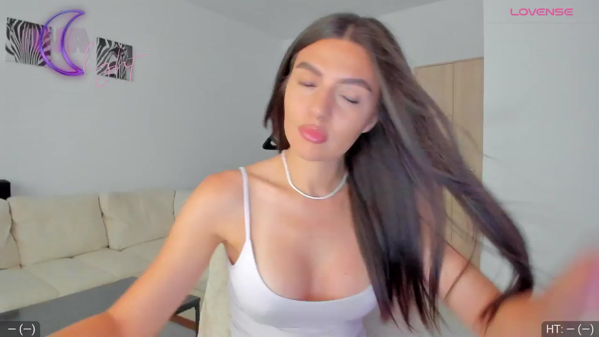 Gallery image thumbnail from AvaMoonlight's myfreecams stream on, 08/30/2024, 16:09 image 5 of 20