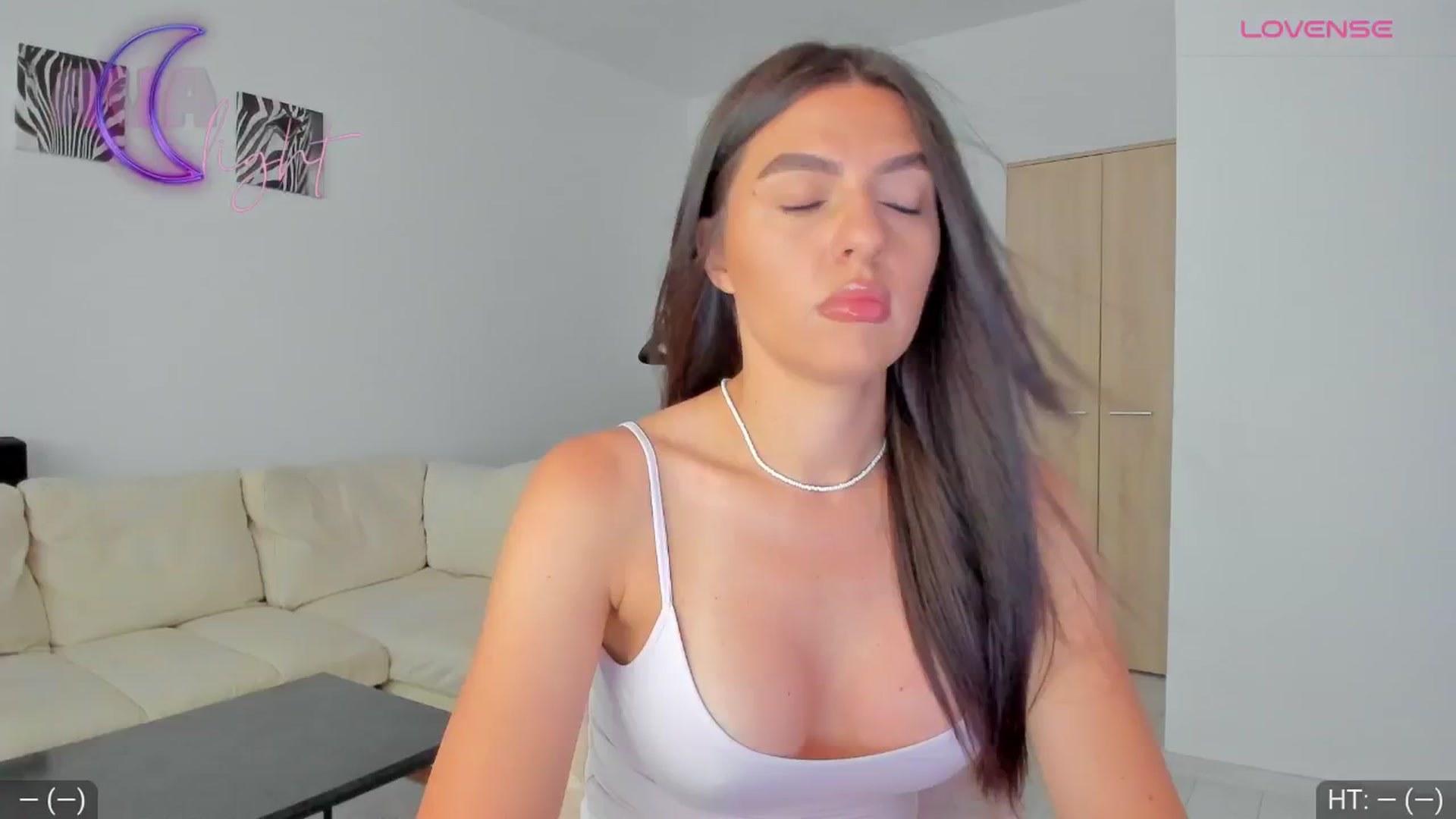 Gallery image thumbnail from AvaMoonlight's myfreecams stream on, 08/30/2024, 16:09 image 4 of 20