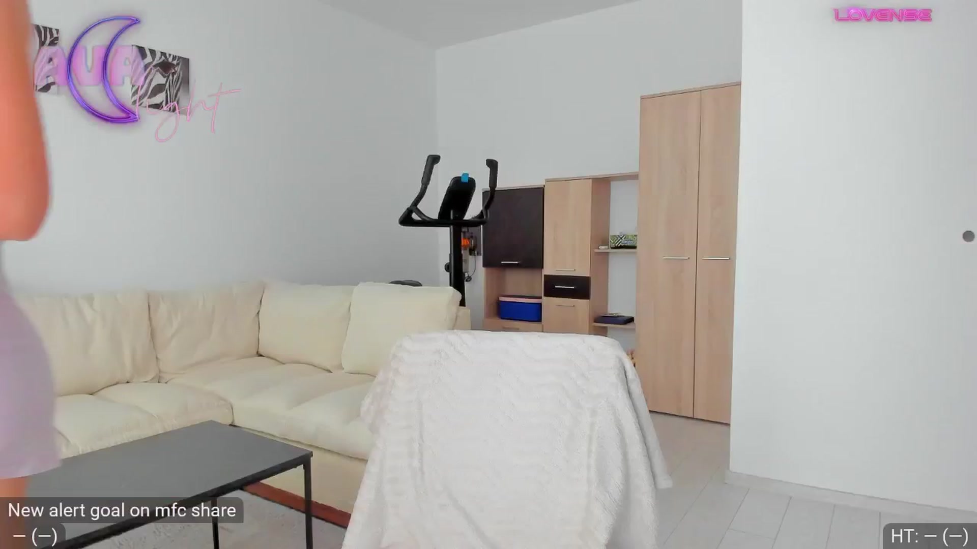 Gallery image thumbnail from AvaMoonlight's myfreecams stream on, 09/17/2024, 15:53 image 3 of 20