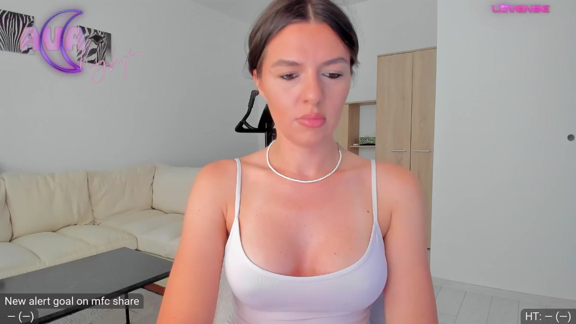 Gallery image thumbnail from AvaMoonlight's myfreecams stream on, 09/17/2024, 15:53 image 1 of 20