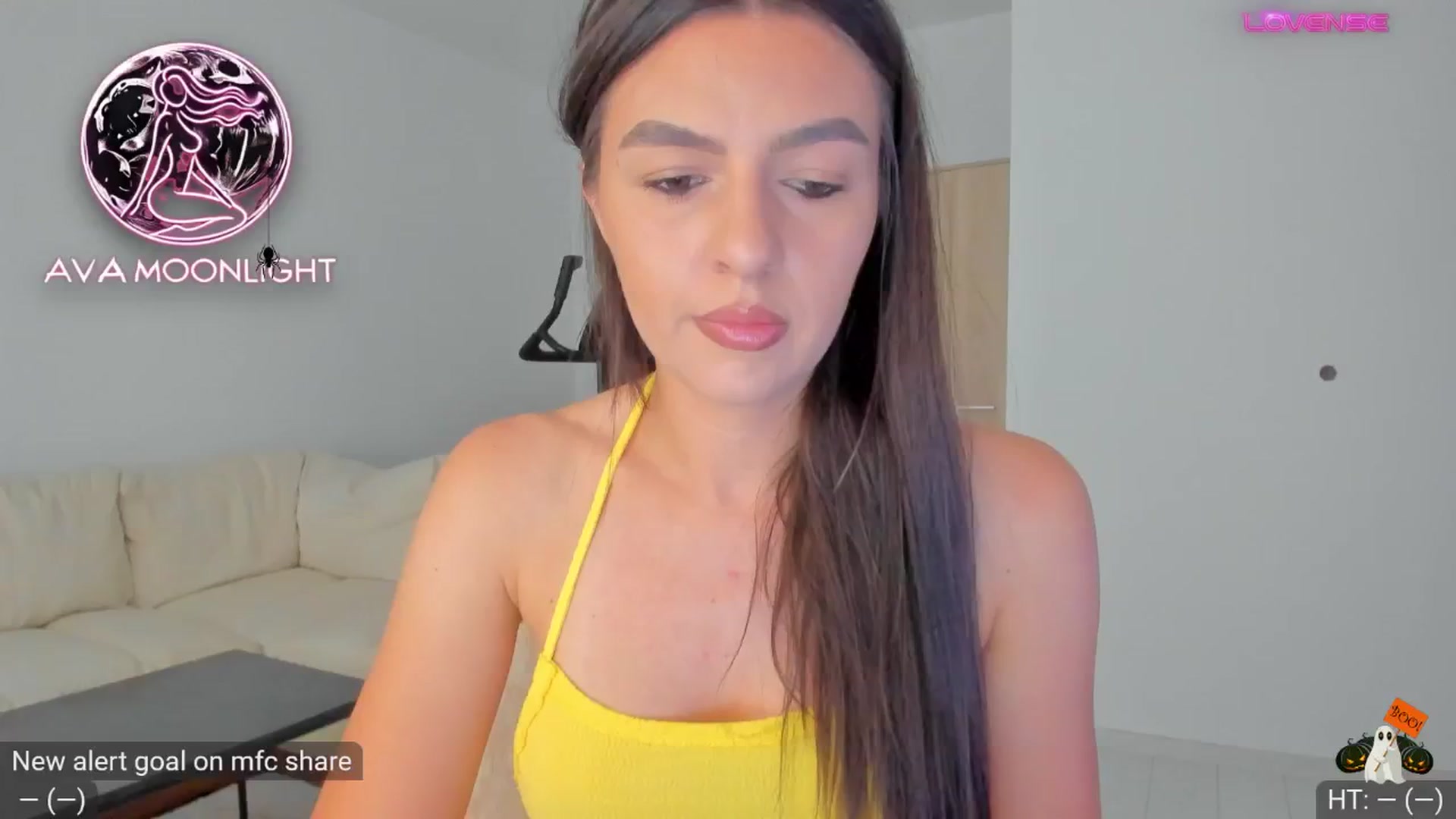 Gallery image thumbnail from AvaMoonlight's myfreecams stream on, 10/02/2024, 15:49 image 4 of 20