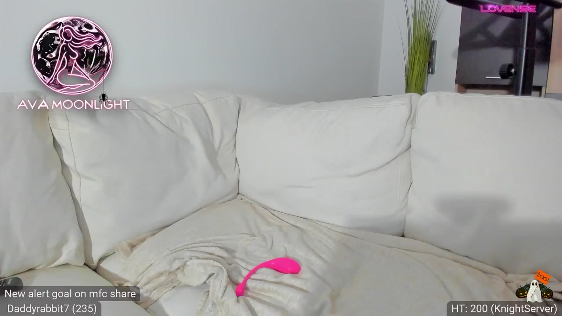 Gallery image thumbnail from AvaMoonlight's myfreecams stream on, 10/06/2024, 16:12 image 15 of 20