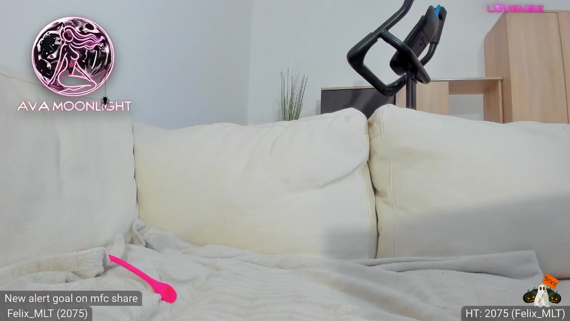 Gallery image thumbnail from AvaMoonlight's myfreecams stream on, 10/11/2024, 16:18 image 10 of 20