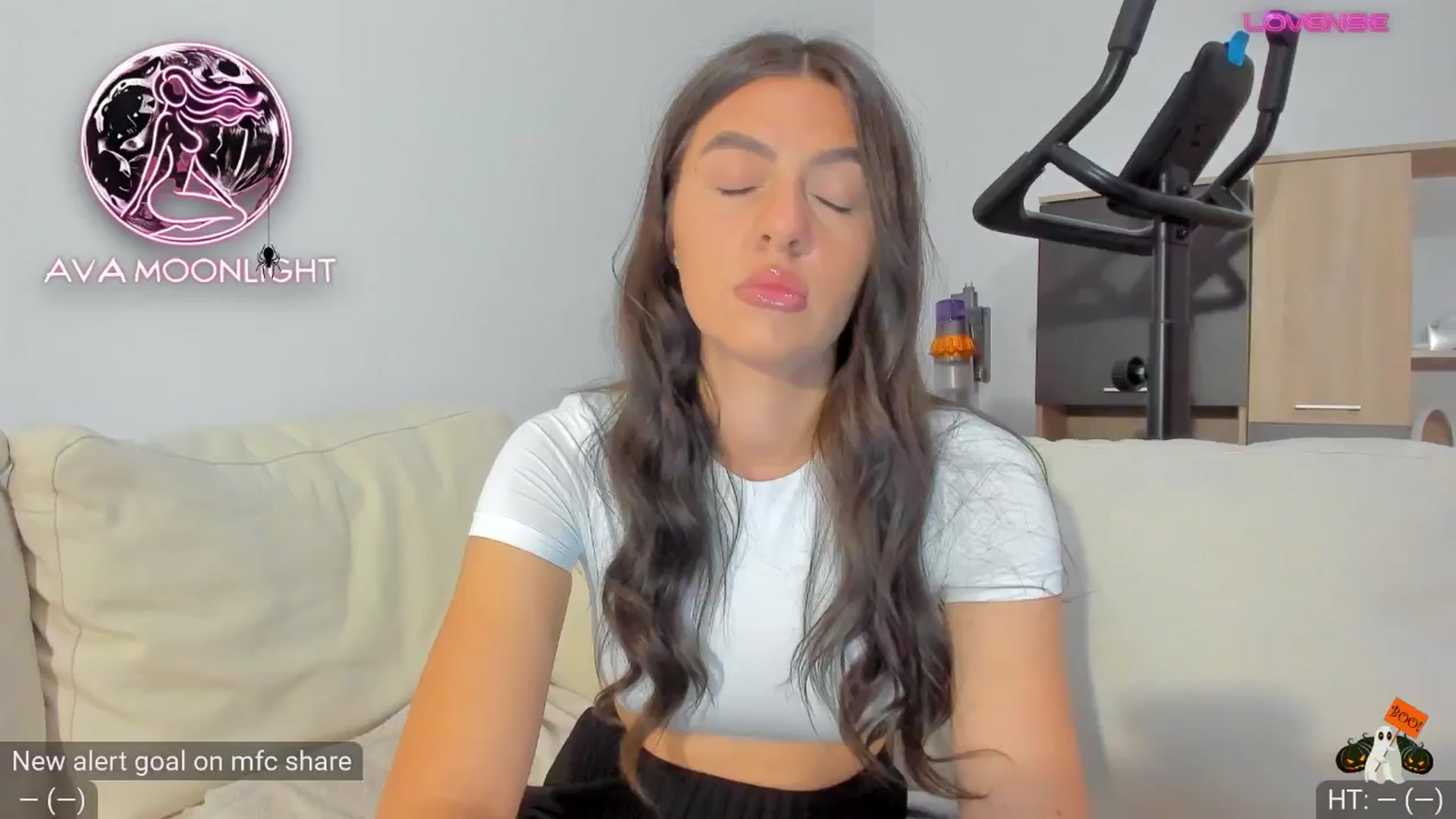 Gallery image thumbnail from AvaMoonlight's myfreecams stream on, 10/13/2024, 23:55 image 4 of 20