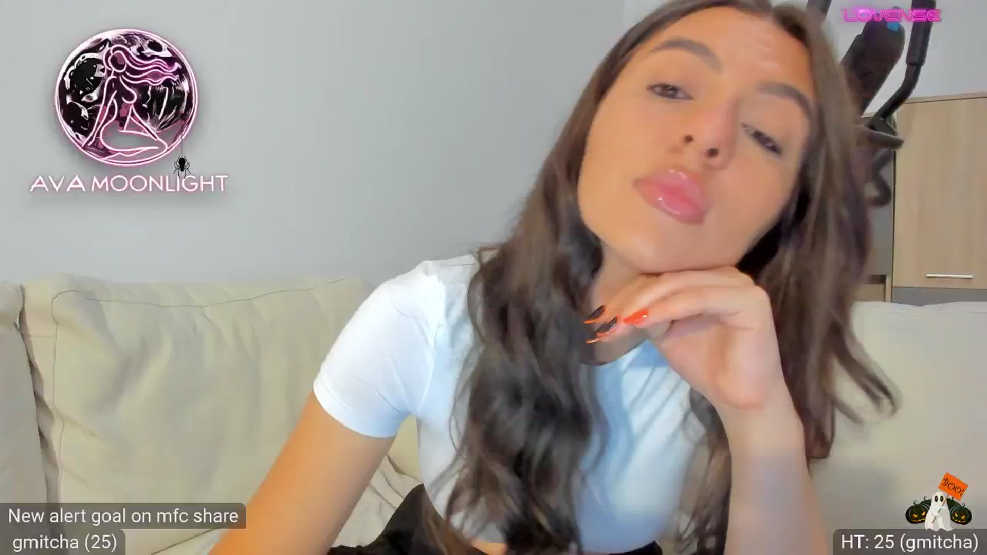Gallery image thumbnail from AvaMoonlight's myfreecams stream on, 10/13/2024, 23:55 image 14 of 20