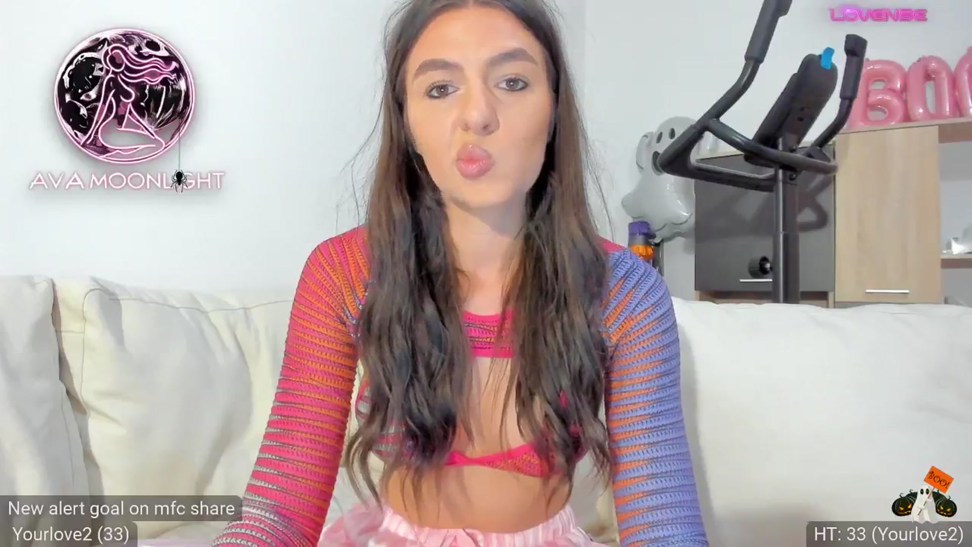Gallery image thumbnail from AvaMoonlight's myfreecams stream on, 10/15/2024, 16:08 image 12 of 20