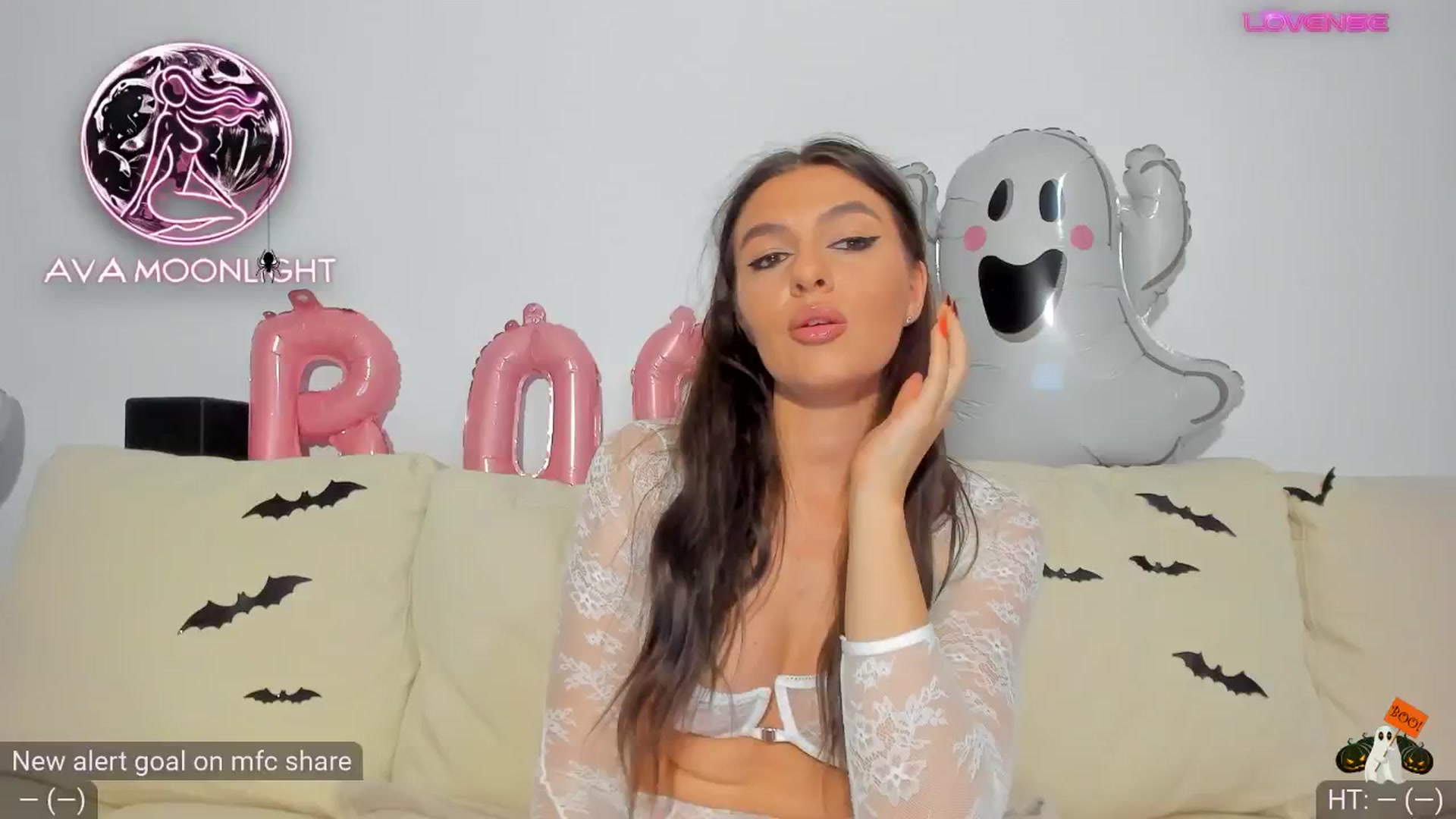 Gallery image thumbnail from AvaMoonlight's myfreecams stream on, 10/16/2024, 24:05 image 4 of 20