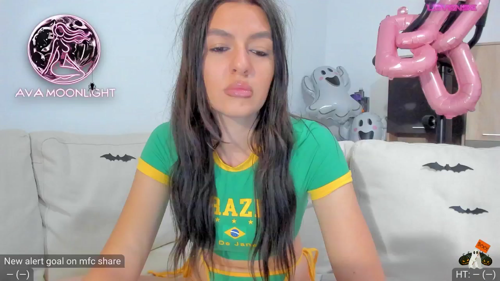 Gallery image thumbnail from AvaMoonlight's myfreecams stream on, 10/17/2024, 23:36 image 15 of 20