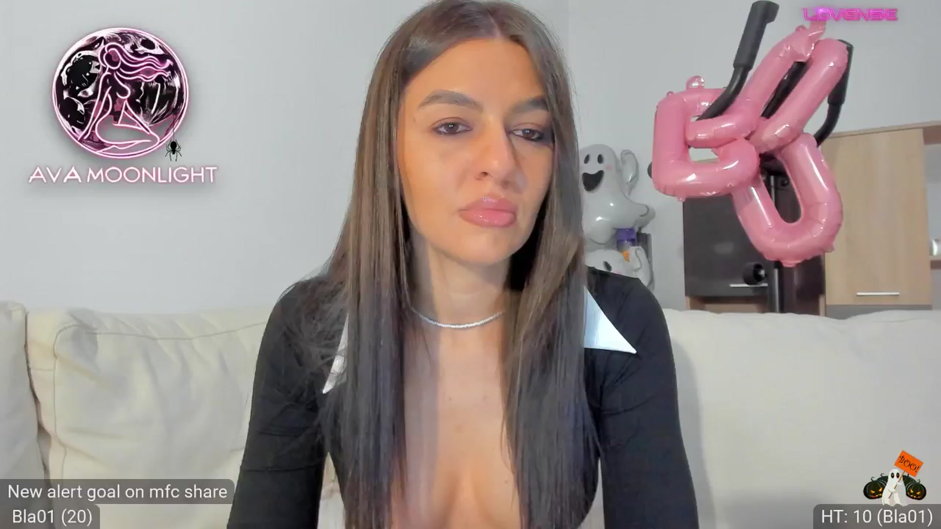 Gallery image thumbnail from AvaMoonlight's myfreecams stream on, 10/19/2024, 24:33 image 7 of 20