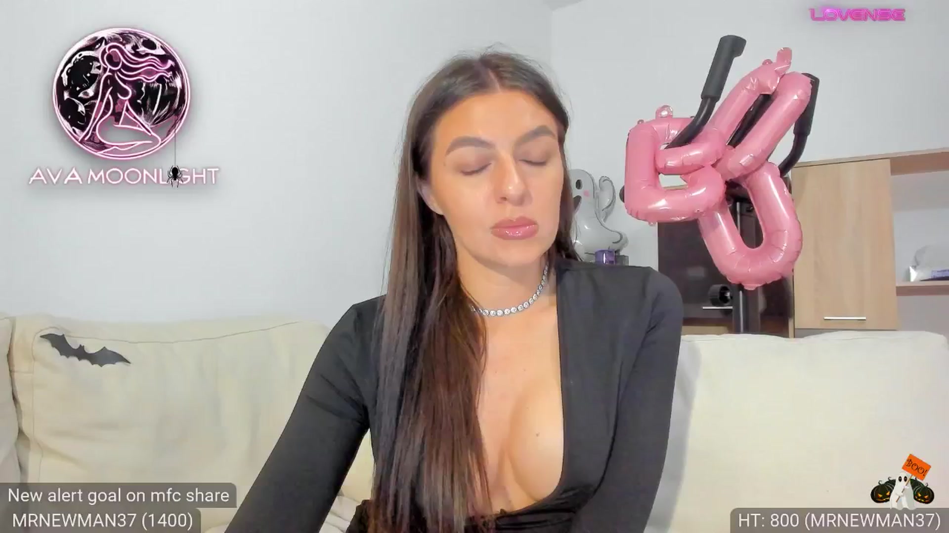 Gallery image thumbnail from AvaMoonlight's myfreecams stream on, 10/20/2024, 24:04 image 18 of 20