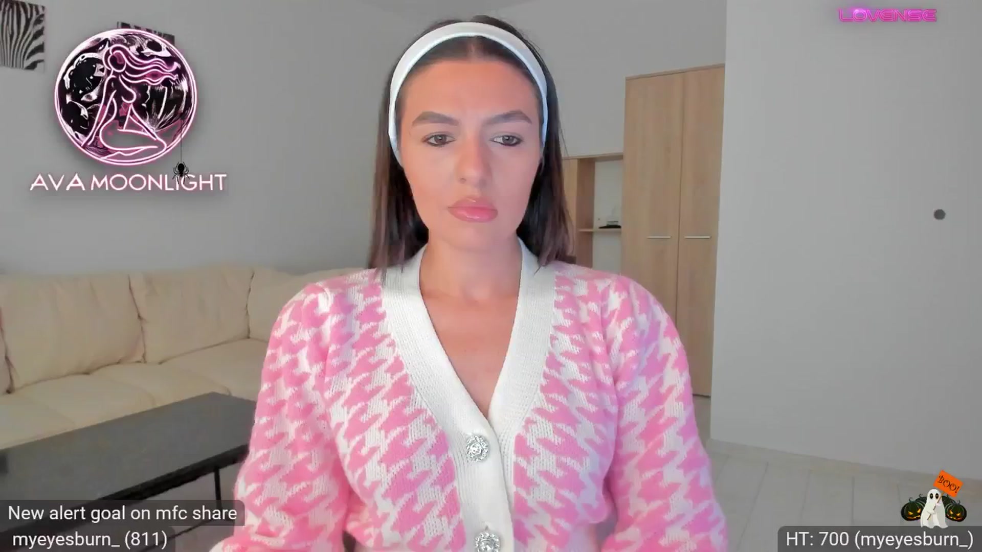 Gallery image thumbnail from AvaMoonlight's myfreecams stream on, 10/21/2024, 16:07 image 6 of 20