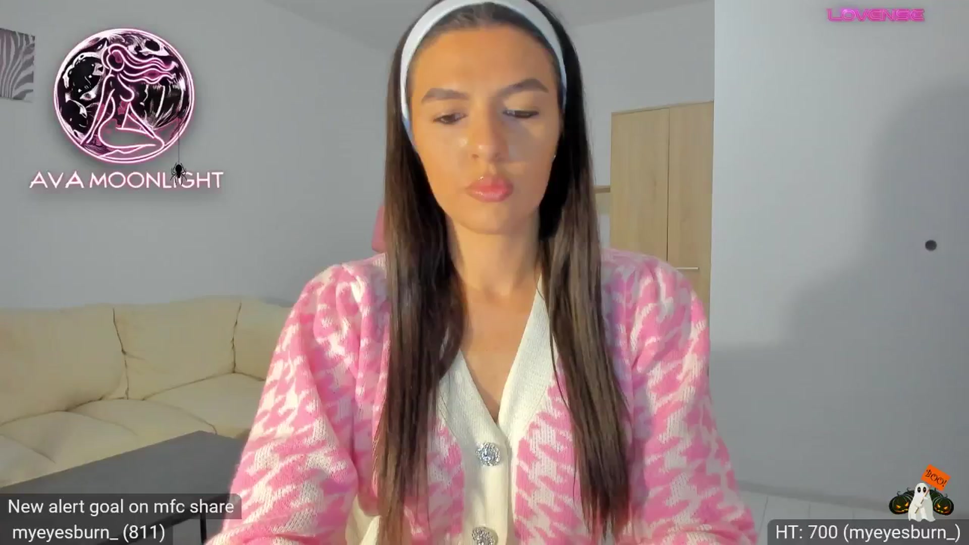 Gallery image thumbnail from AvaMoonlight's myfreecams stream on, 10/21/2024, 16:07 image 19 of 20
