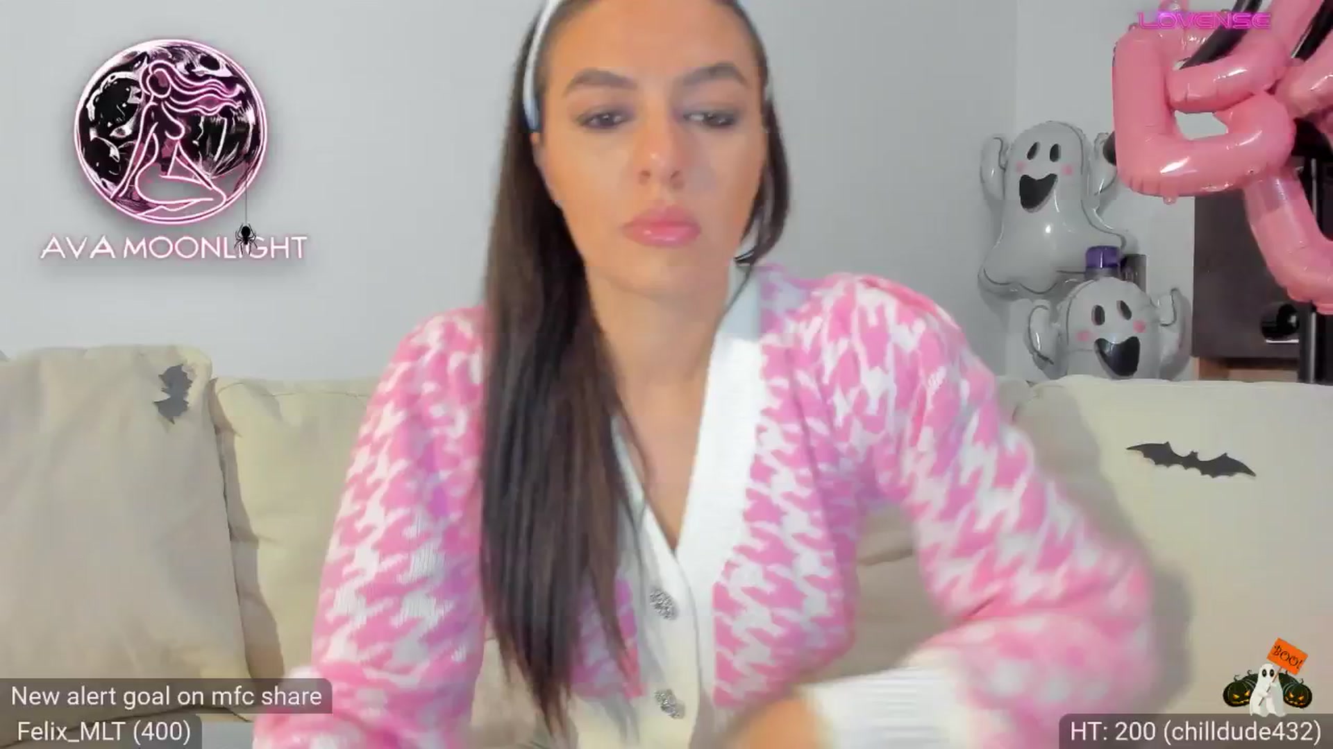 Gallery image thumbnail from AvaMoonlight's myfreecams stream on, 10/22/2024, 24:06 image 17 of 20