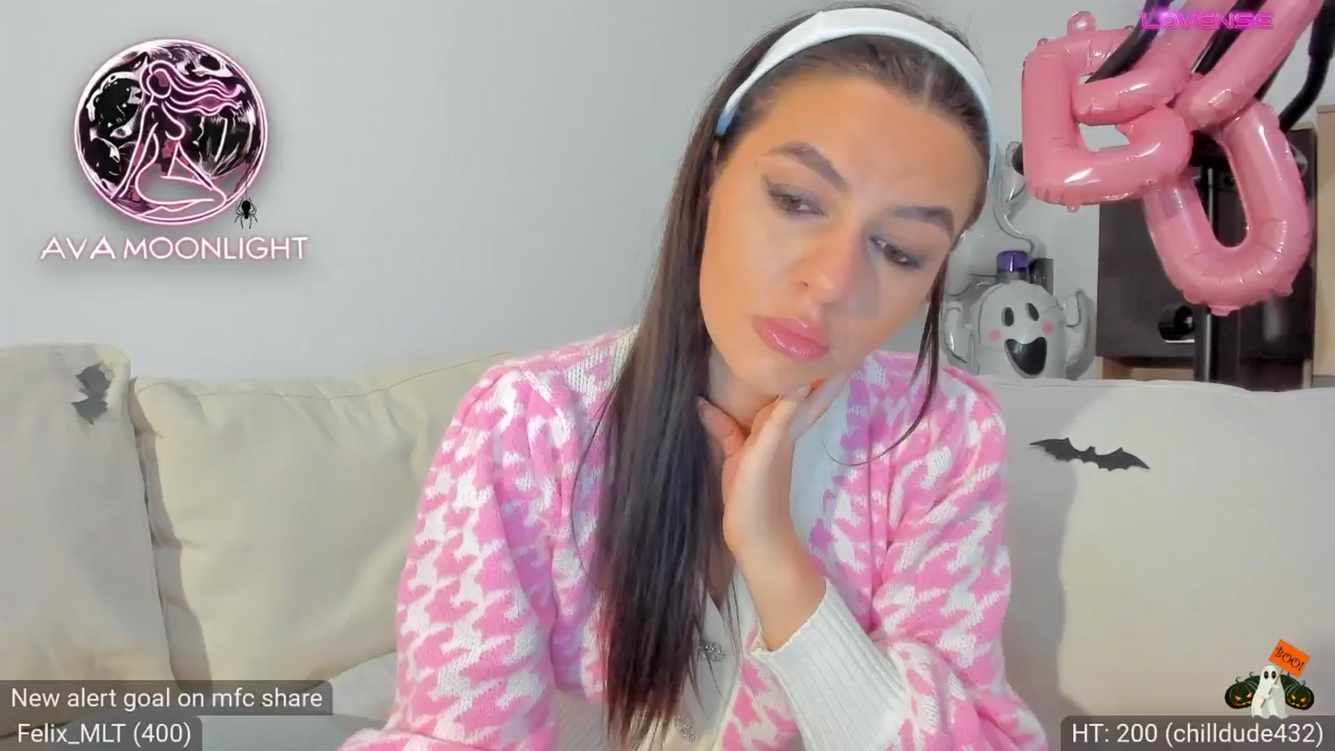 Gallery image thumbnail from AvaMoonlight's myfreecams stream on, 10/22/2024, 24:06 image 16 of 20