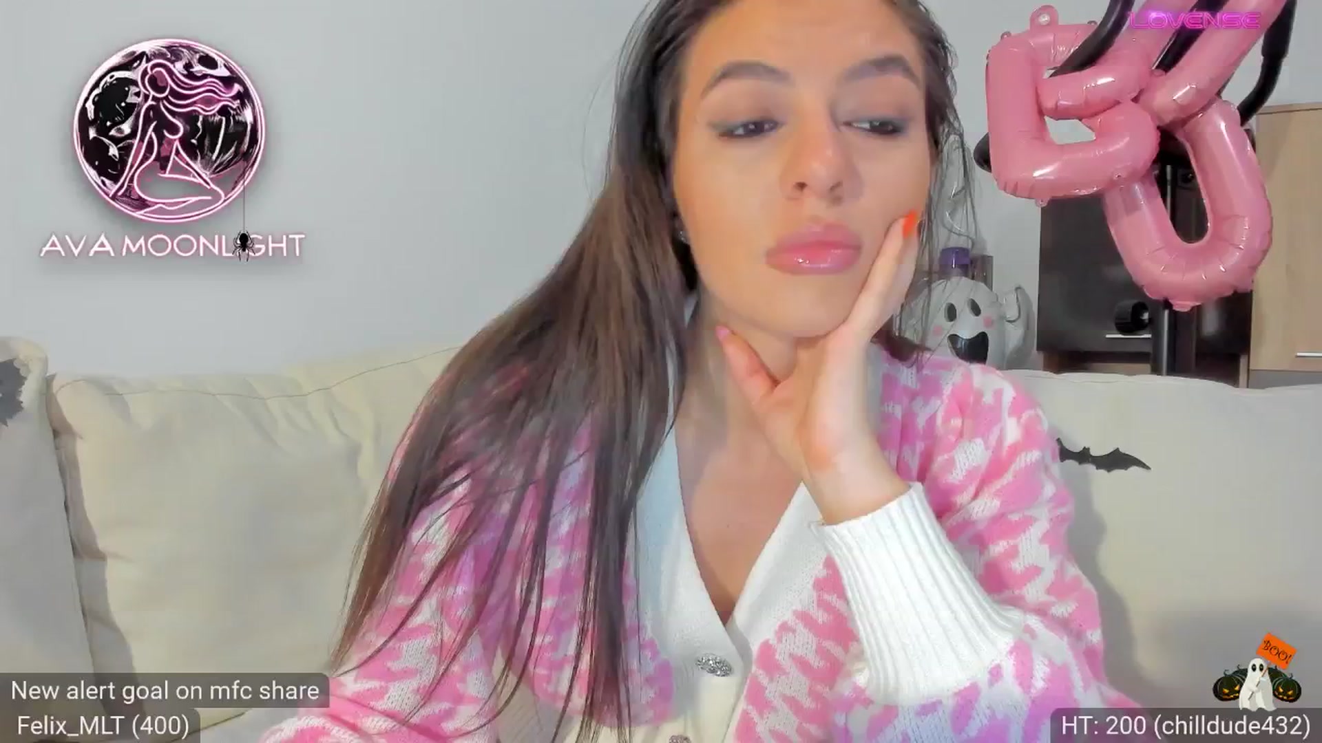 Gallery image thumbnail from AvaMoonlight's myfreecams stream on, 10/22/2024, 24:06 image 13 of 20