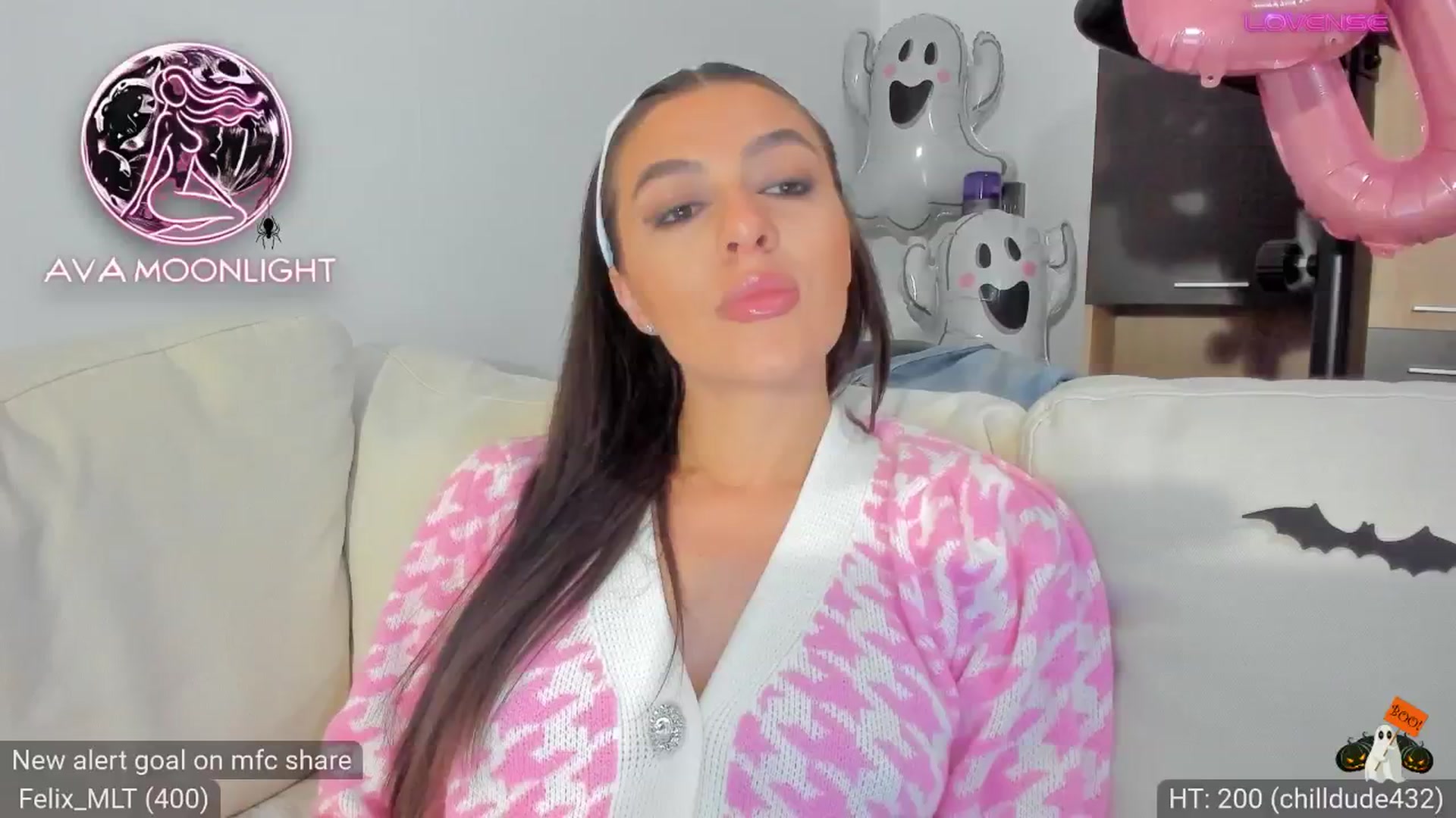 Gallery image thumbnail from AvaMoonlight's myfreecams stream on, 10/22/2024, 24:33 image 8 of 20