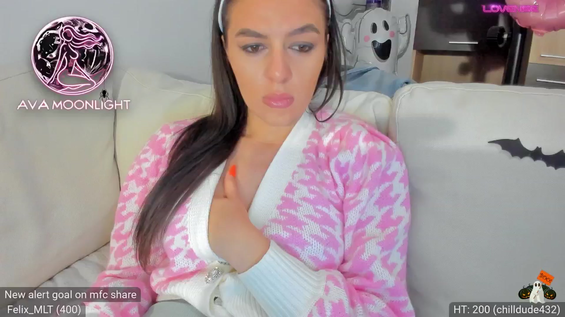 Gallery image thumbnail from AvaMoonlight's myfreecams stream on, 10/22/2024, 24:33 image 14 of 20