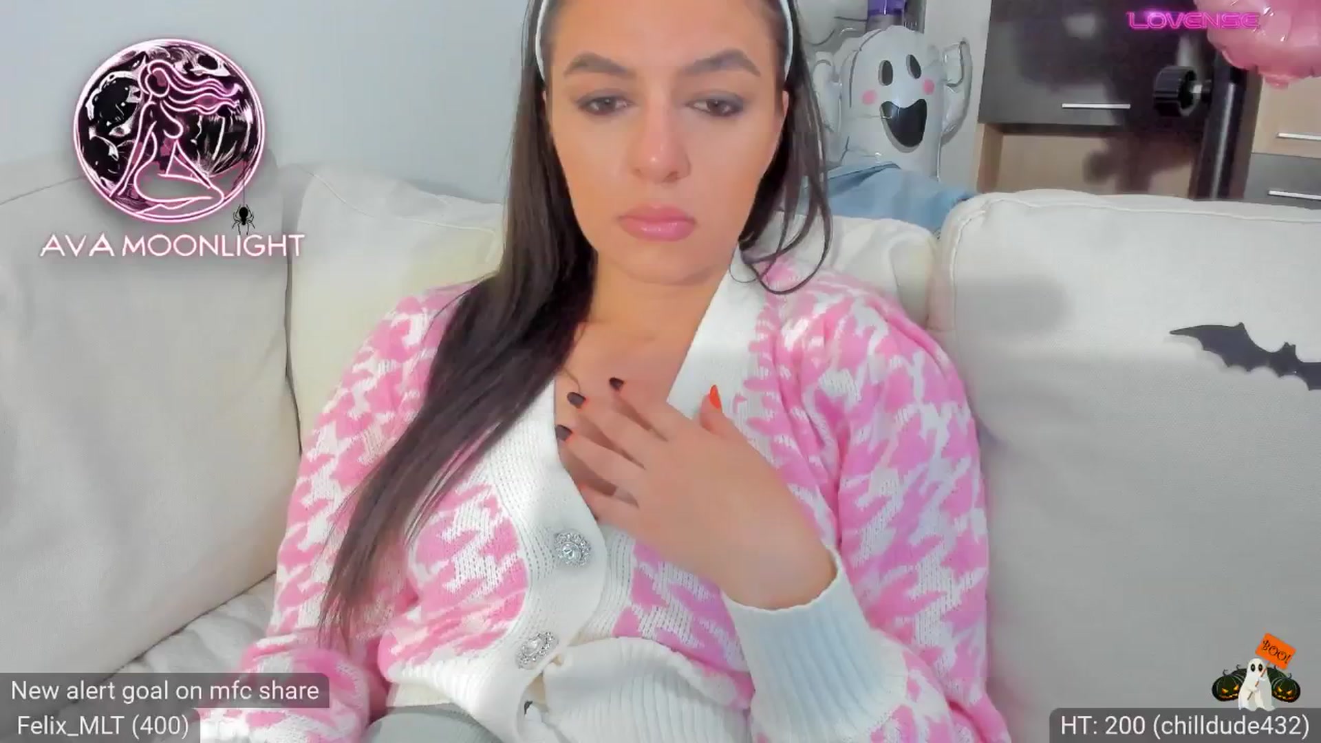 Gallery image thumbnail from AvaMoonlight's myfreecams stream on, 10/22/2024, 24:33 image 19 of 20