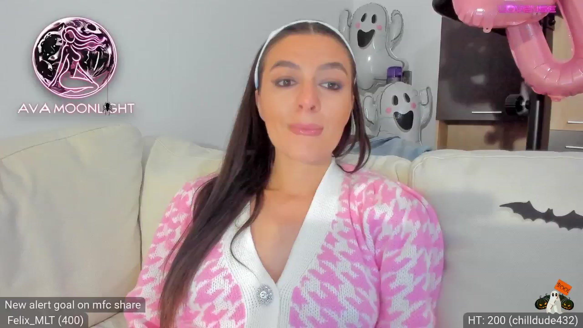 Gallery image thumbnail from AvaMoonlight's myfreecams stream on, 10/22/2024, 24:33 image 9 of 20