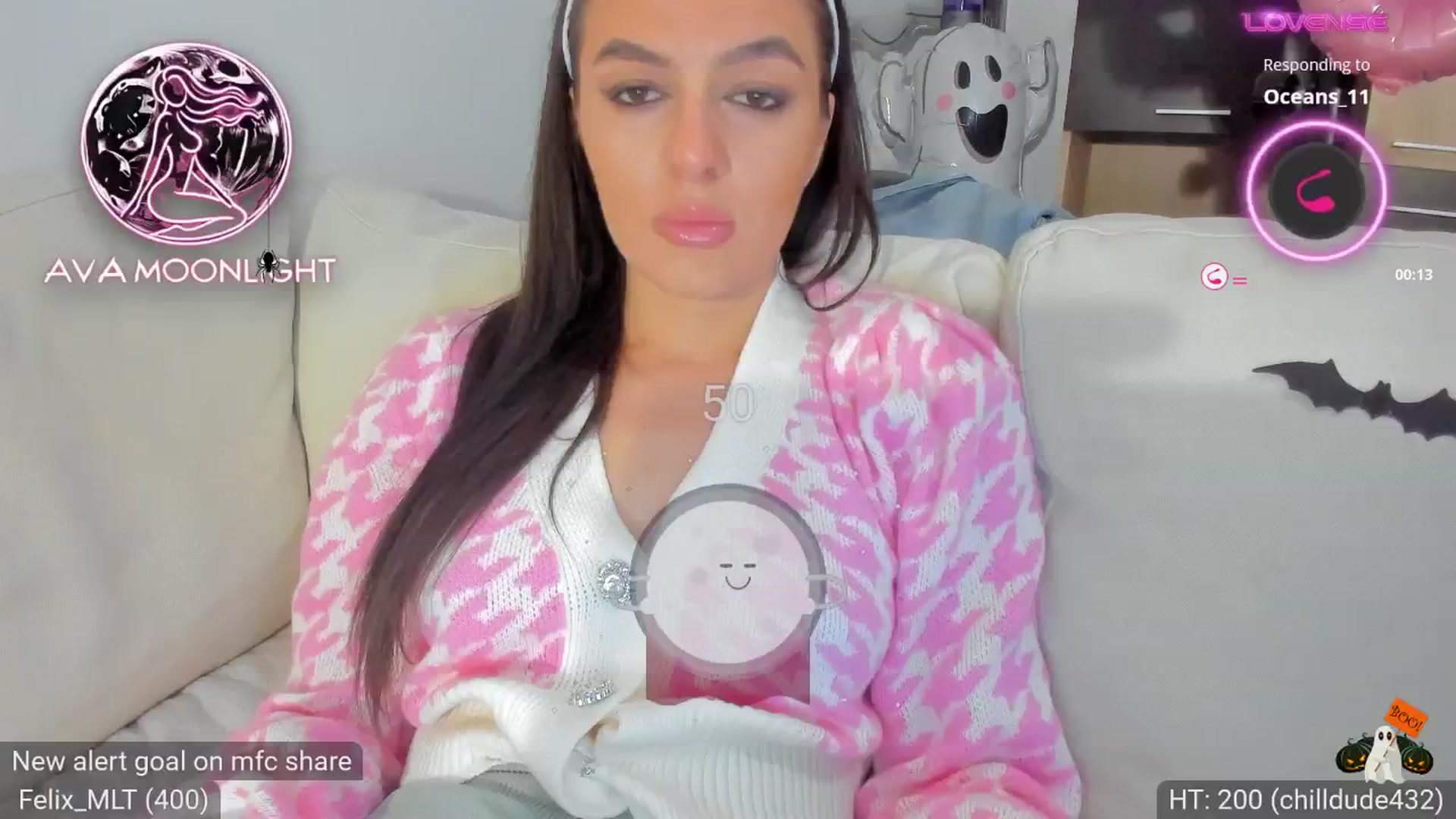 Gallery image thumbnail from AvaMoonlight's myfreecams stream on, 10/22/2024, 24:33 image 13 of 20