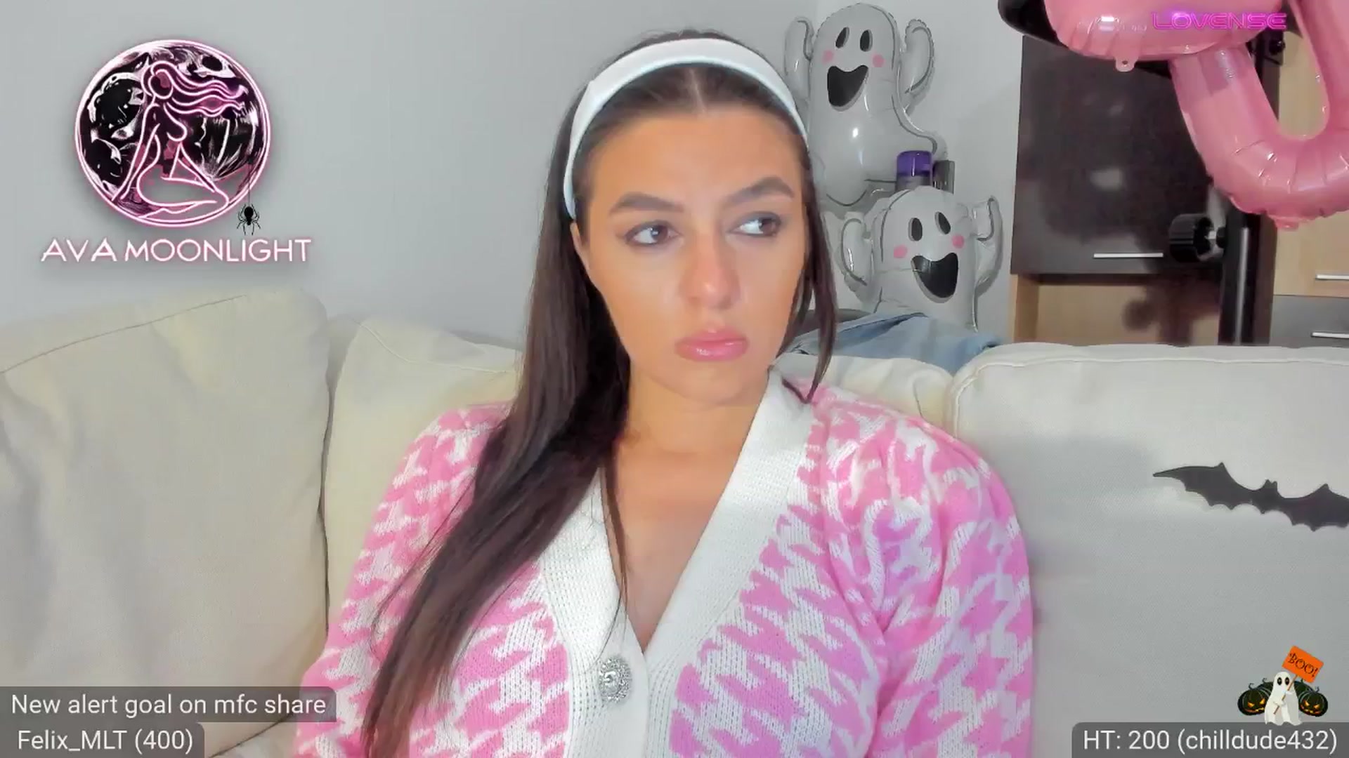 Gallery image thumbnail from AvaMoonlight's myfreecams stream on, 10/22/2024, 24:33 image 6 of 20