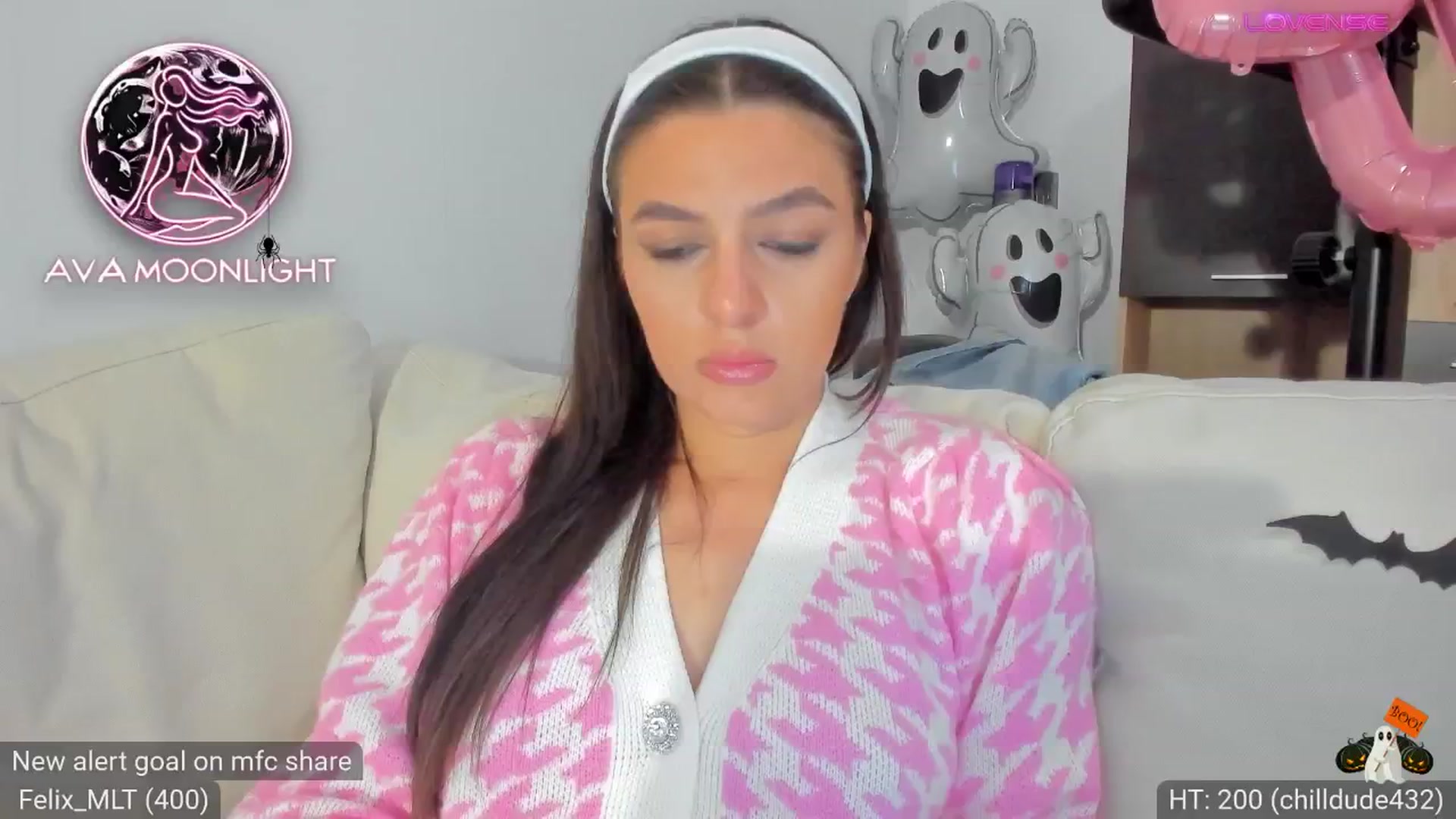Gallery image thumbnail from AvaMoonlight's myfreecams stream on, 10/22/2024, 24:33 image 1 of 20