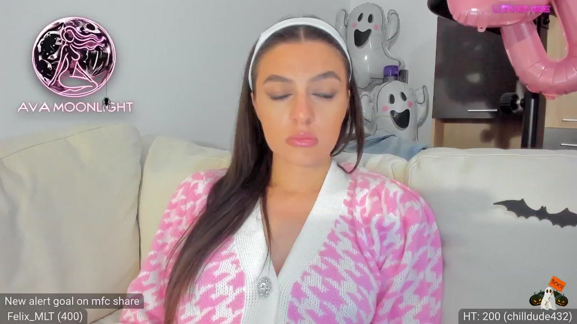Gallery image thumbnail from AvaMoonlight's myfreecams stream on, 10/22/2024, 24:33 image 7 of 20
