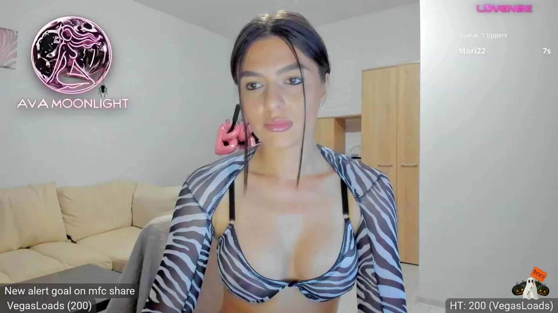 Gallery image thumbnail from AvaMoonlight's myfreecams stream on, 10/23/2024, 16:14 image 17 of 20