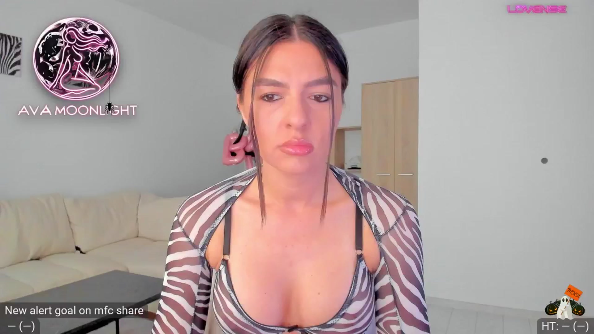 Gallery image thumbnail from AvaMoonlight's myfreecams stream on, 10/23/2024, 16:14 image 3 of 20