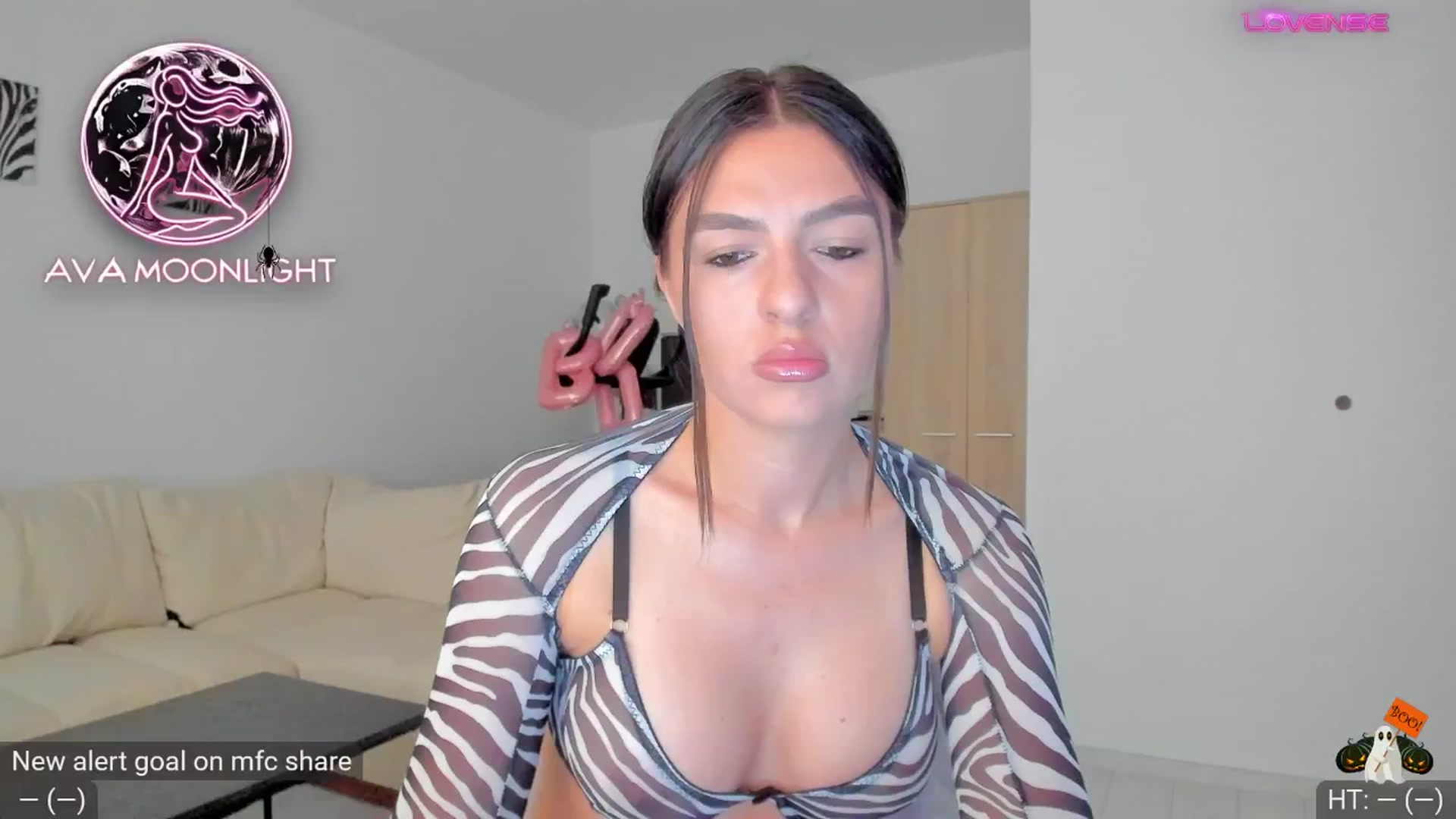 Gallery image thumbnail from AvaMoonlight's myfreecams stream on, 10/23/2024, 16:14 image 5 of 20