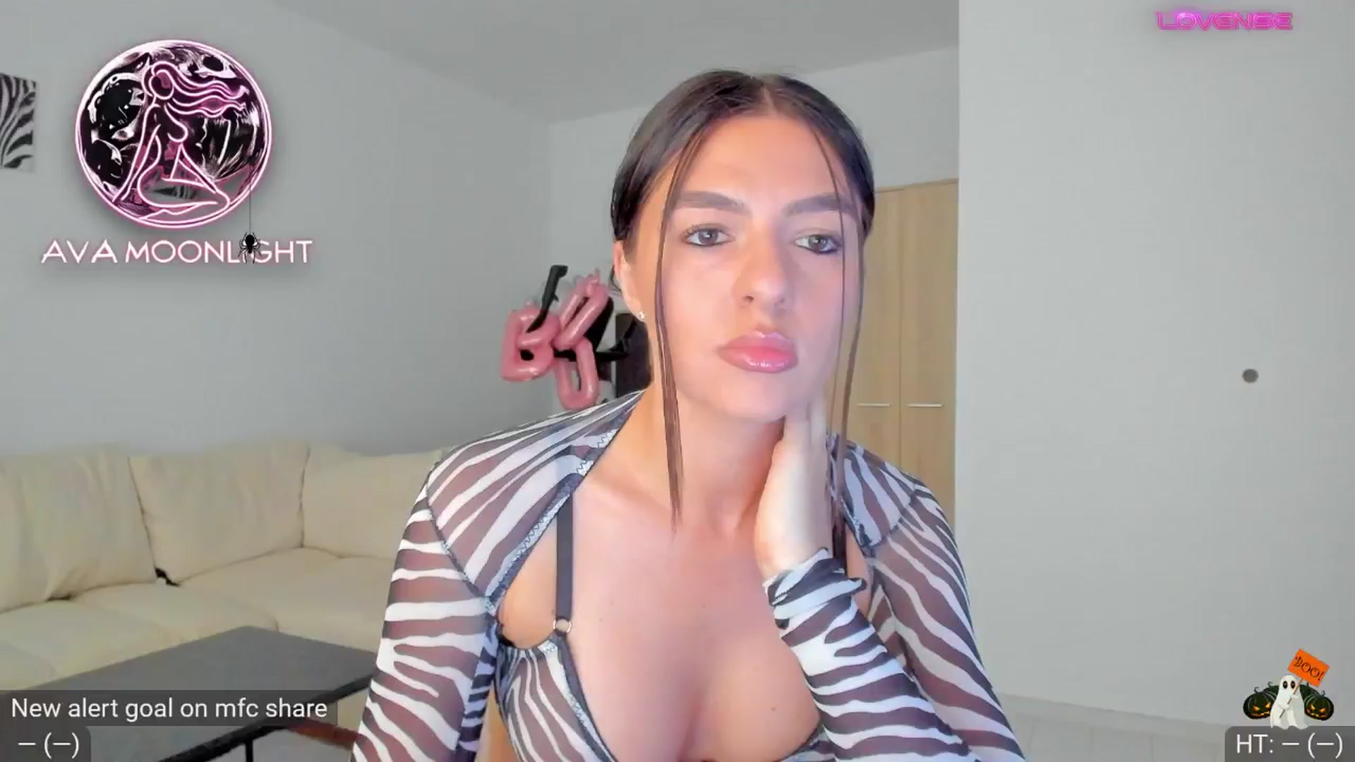 Gallery image thumbnail from AvaMoonlight's myfreecams stream on, 10/23/2024, 16:14 image 4 of 20