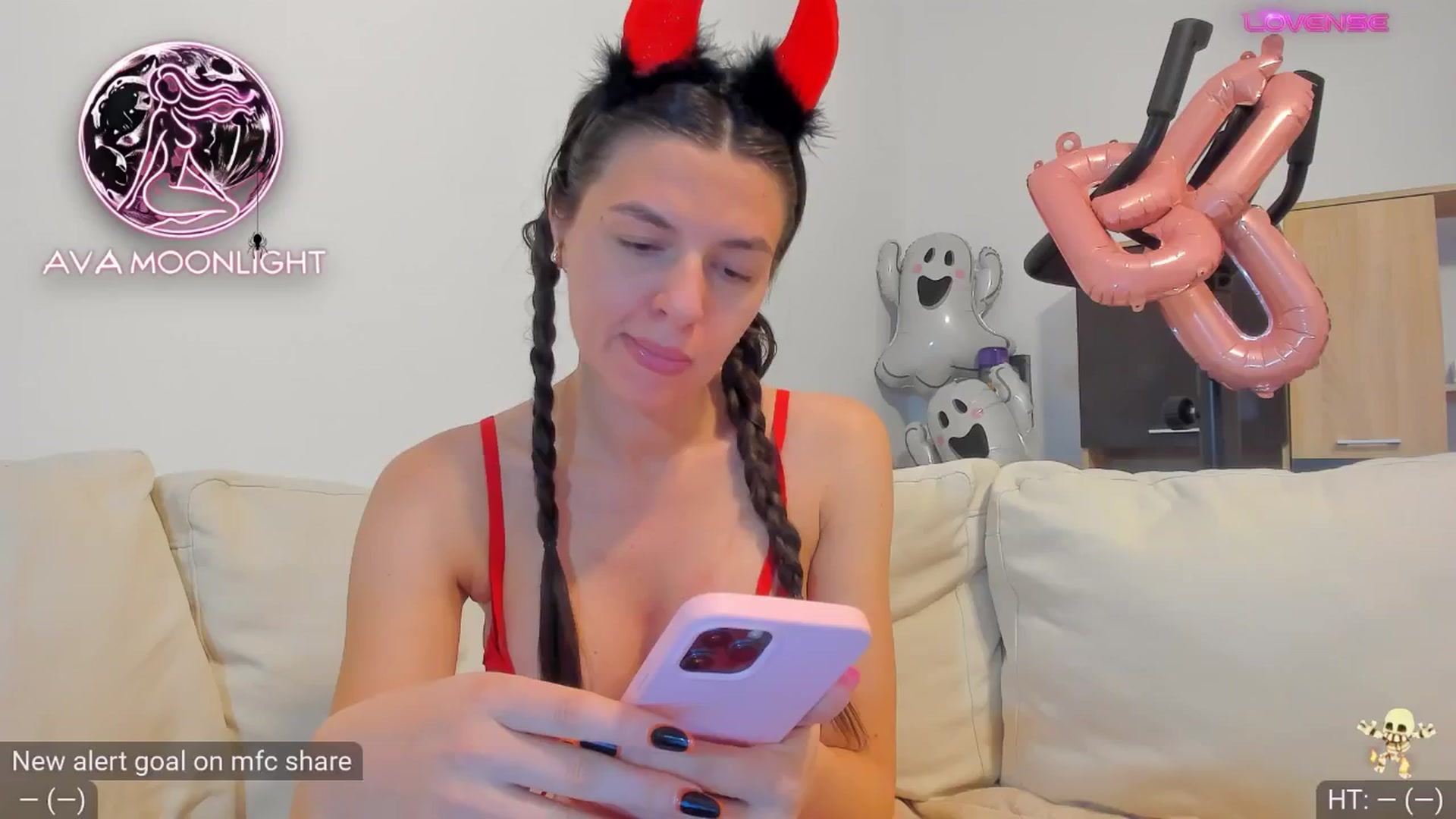 Gallery image thumbnail from AvaMoonlight's myfreecams stream on, 10/28/2024, 24:01 image 5 of 20