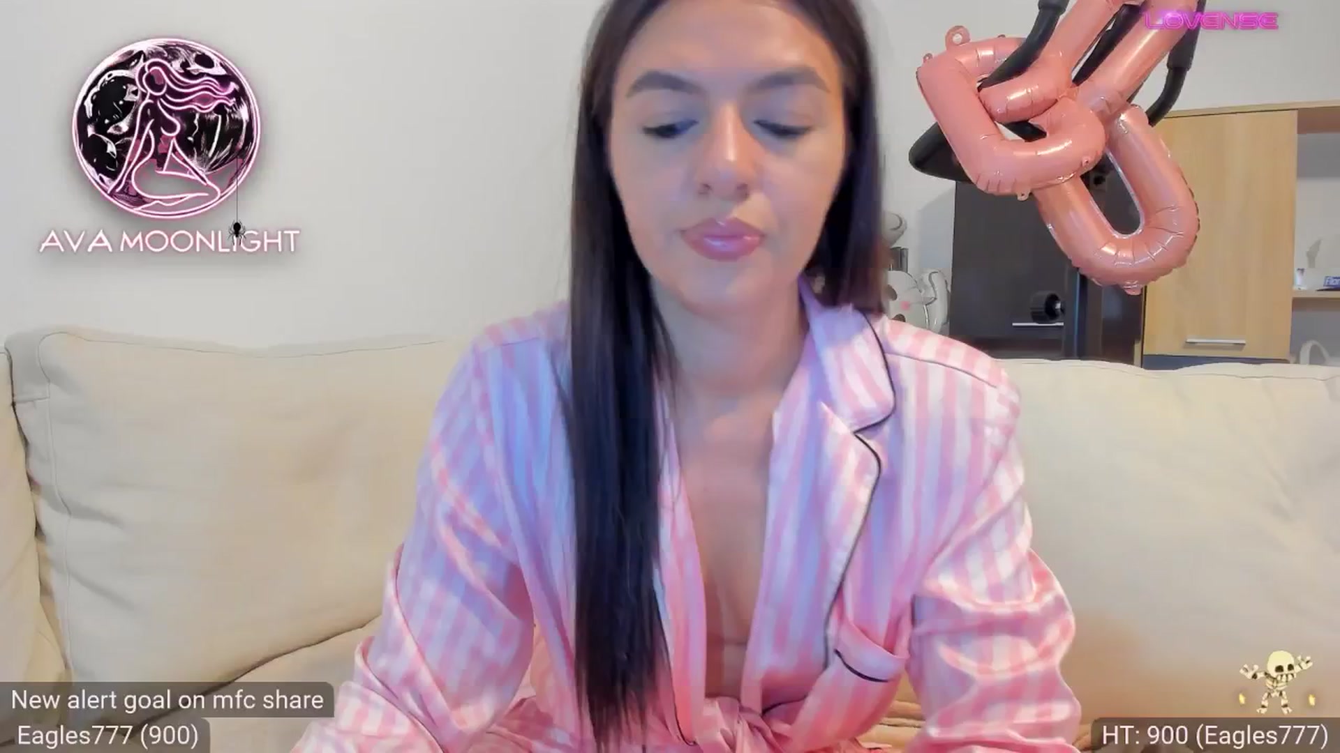 Gallery image thumbnail from AvaMoonlight's myfreecams stream on, 10/31/2024, 01:35 image 2 of 20