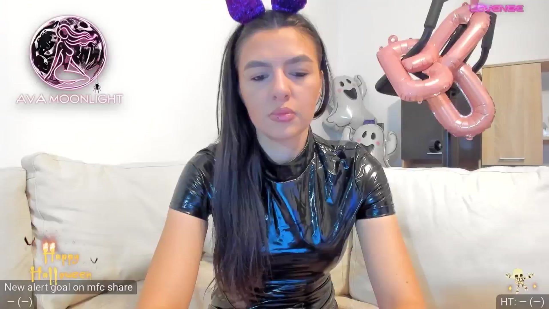 Gallery image thumbnail from AvaMoonlight's myfreecams stream on, 10/31/2024, 17:21 image 4 of 20