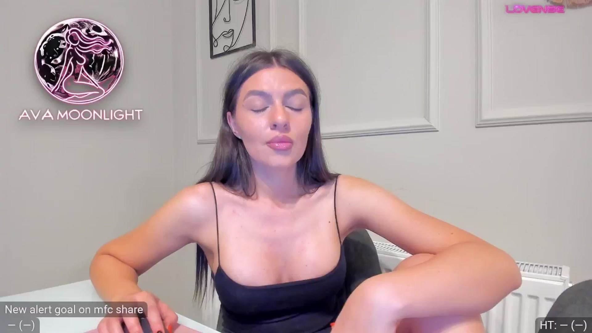 Gallery image thumbnail from AvaMoonlight's myfreecams stream on, 11/03/2024, 01:02 image 5 of 20