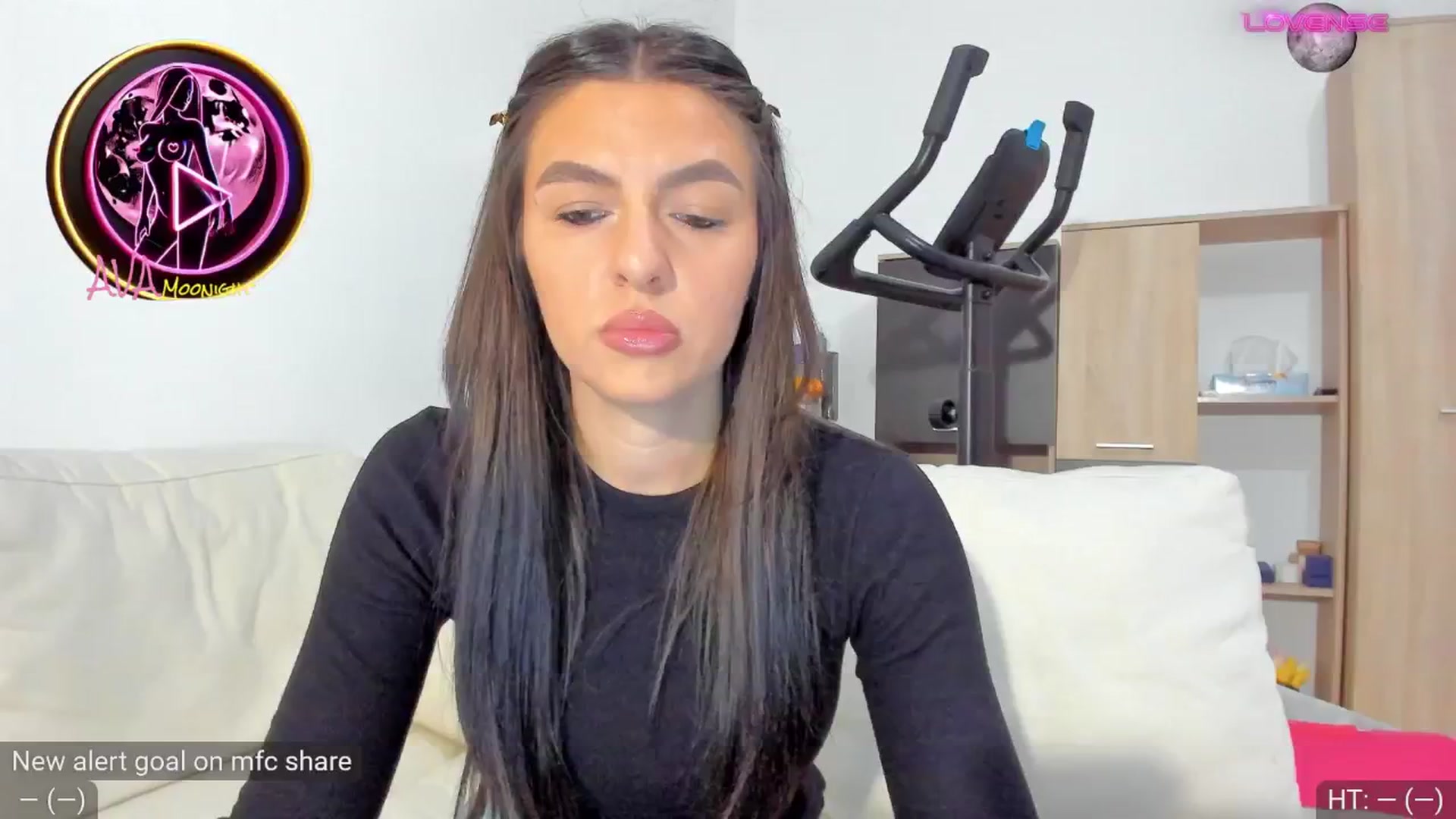 Gallery image thumbnail from AvaMoonlight's myfreecams stream on, 11/13/2024, 17:16 image 9 of 20