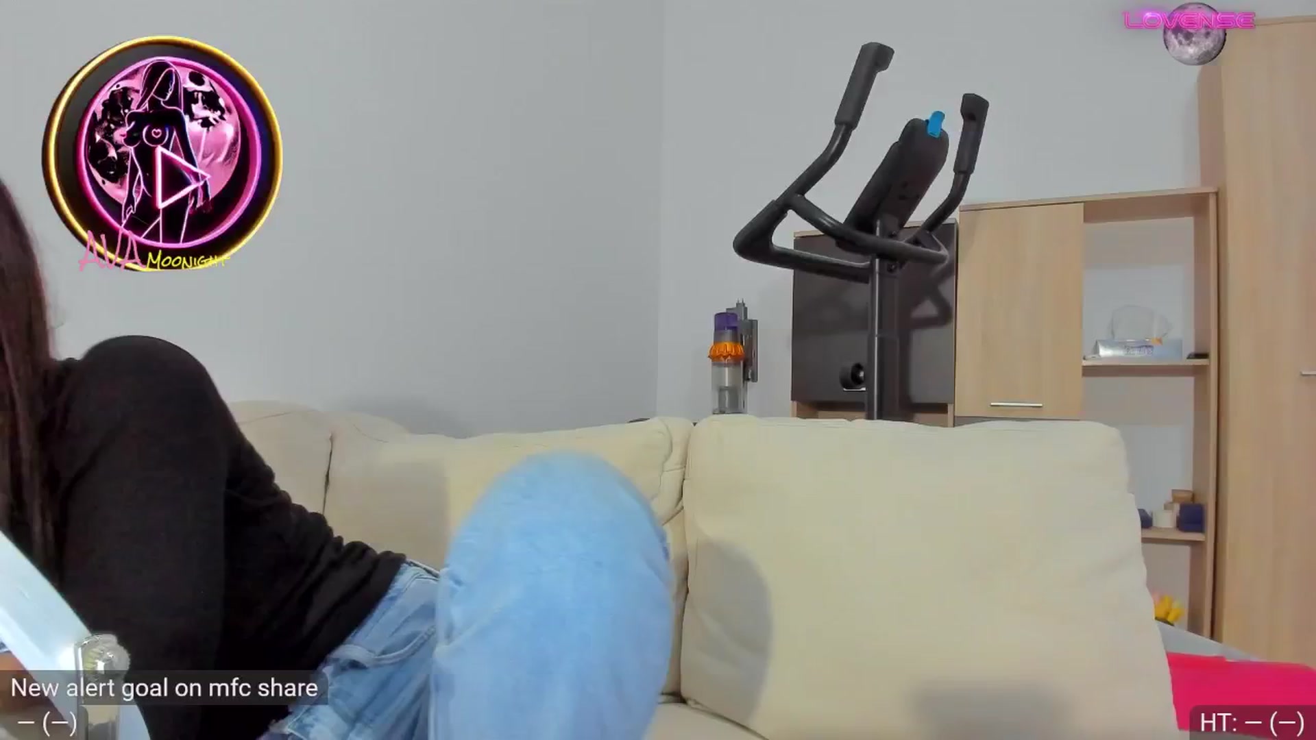 Gallery image thumbnail from AvaMoonlight's myfreecams stream on, 11/13/2024, 17:16 image 6 of 20